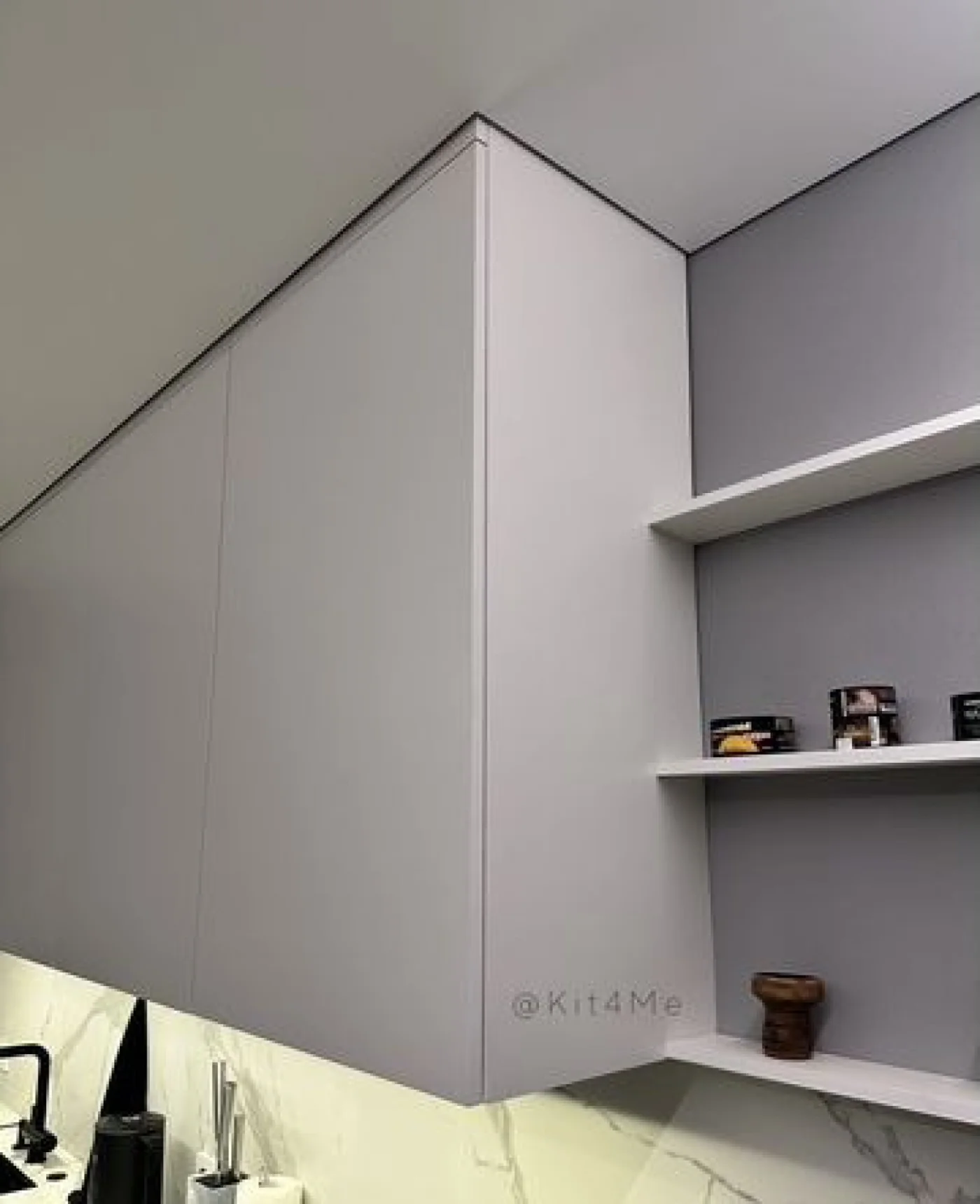 Кухня под потолок на заказ из МДФ с бесплатным замером