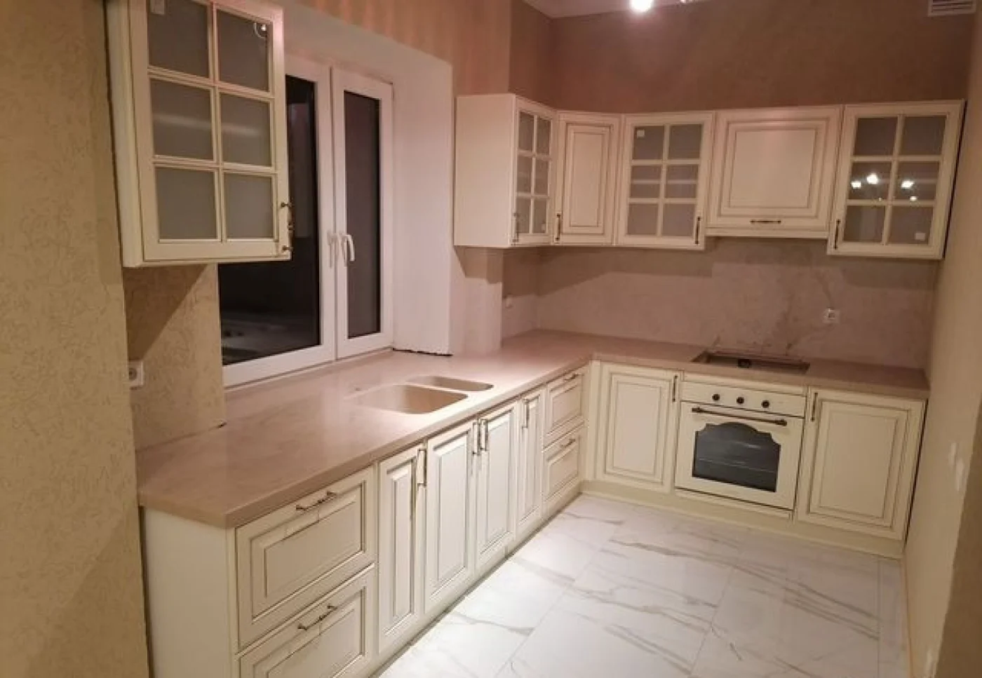 Столешница из искусственного камня на заказ с бесплатным замером