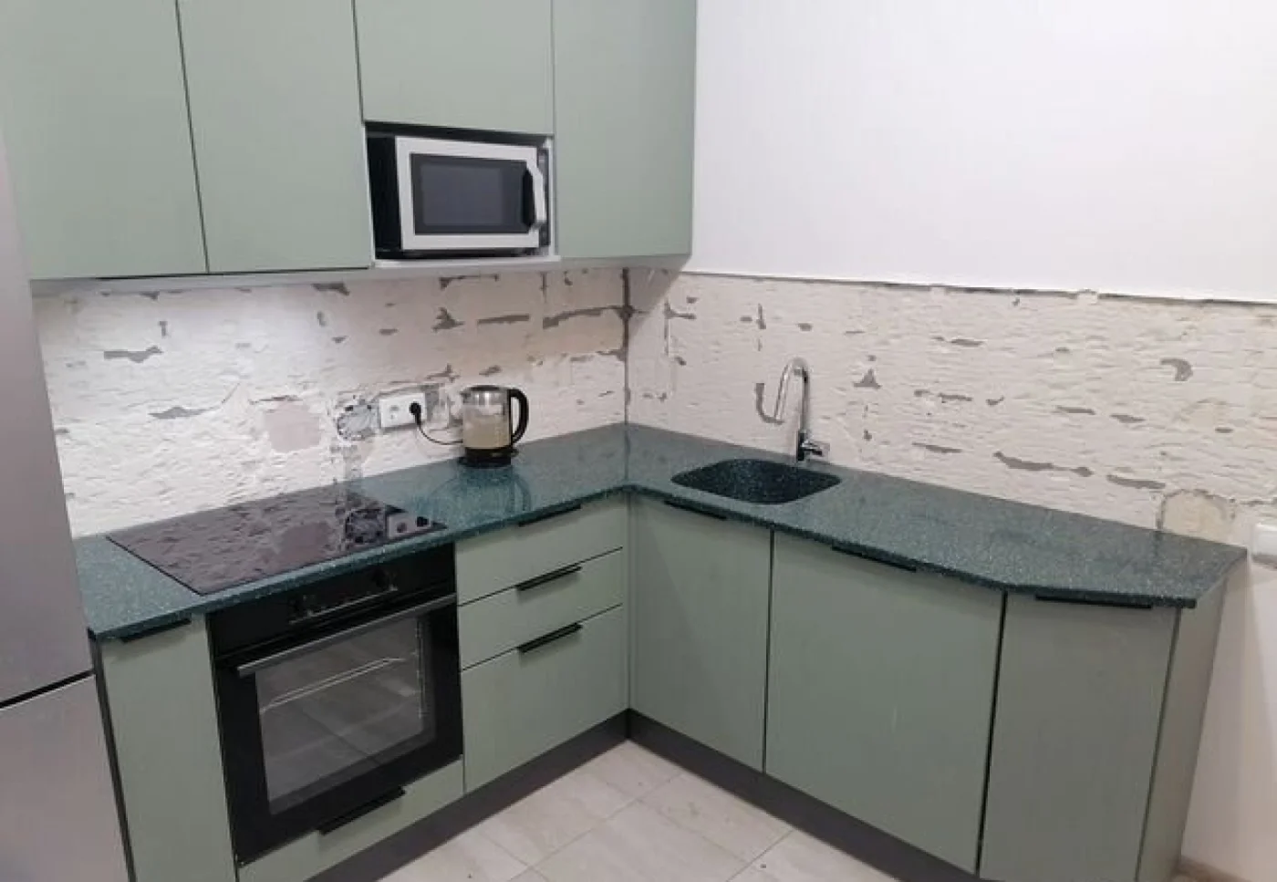 Столешница из искусственного камня на заказ с бесплатным замером
