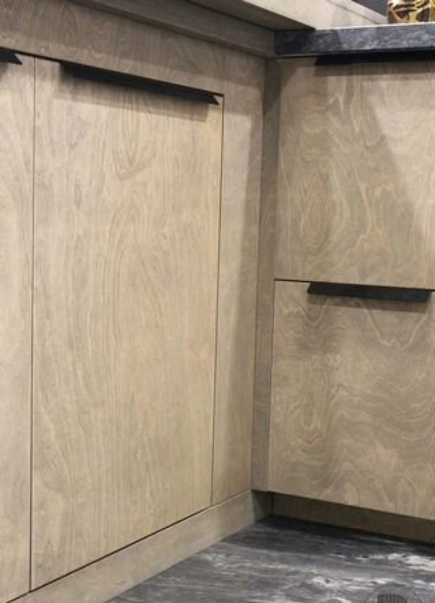 Кухня из фанеры на заказ: березовая, 150×510×250 см
